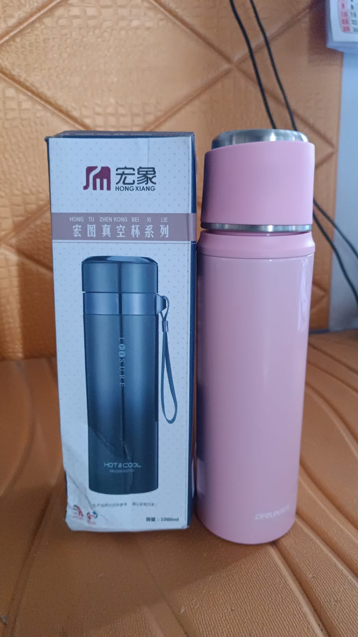 Stainless Steel Insulated Vacuum Water Bottle (1000 Ml Approx)